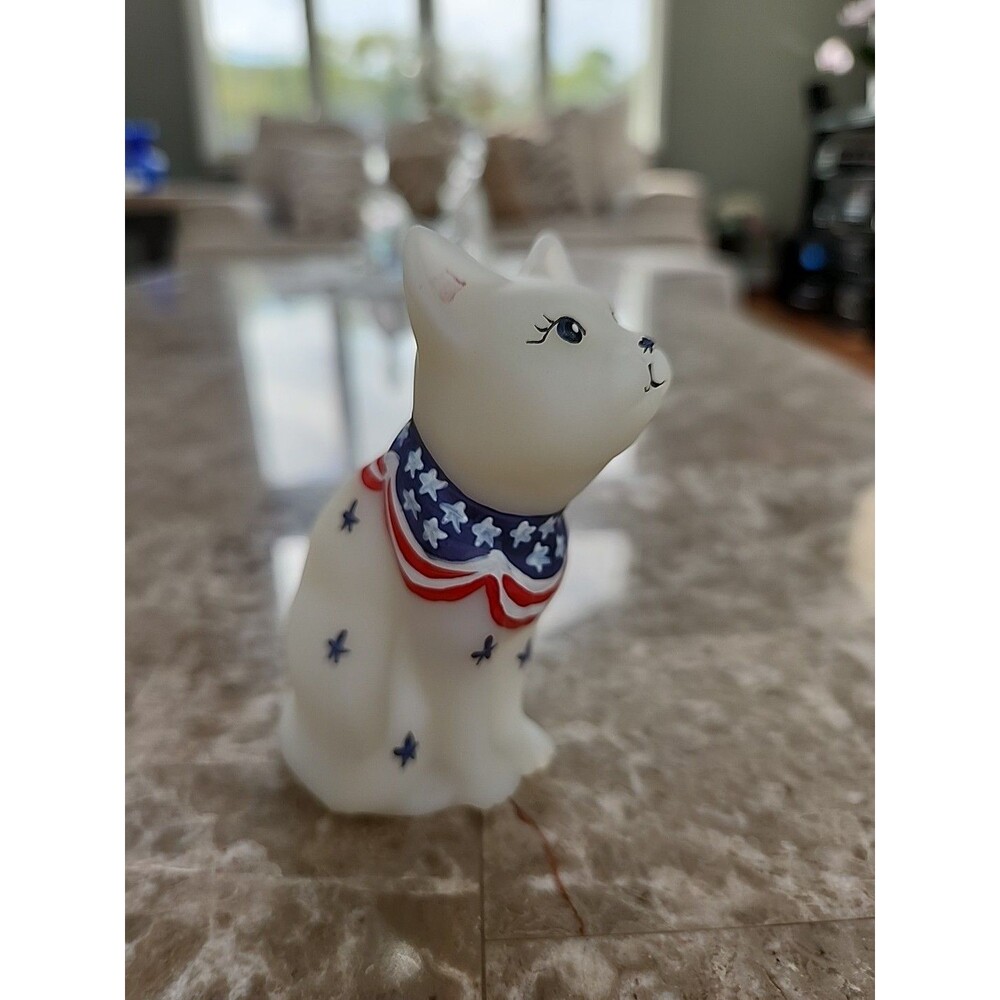 Fenton Patriotic Cat, 3 3/4" Tall - Picture 2 of 5